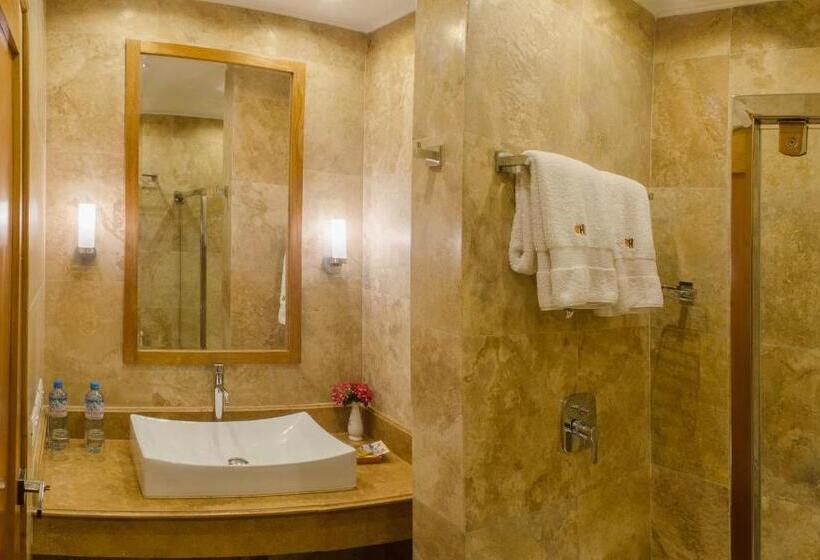 اتاق لوکس با تخت بزرگ, Taypikala Deluxe Valle Sagrado