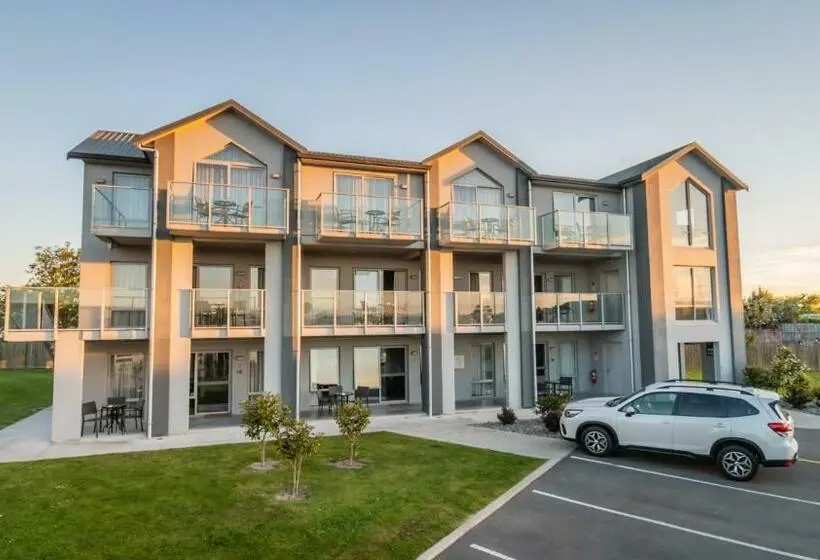 استودیو اجرایی, Coastal Ridge Apartments