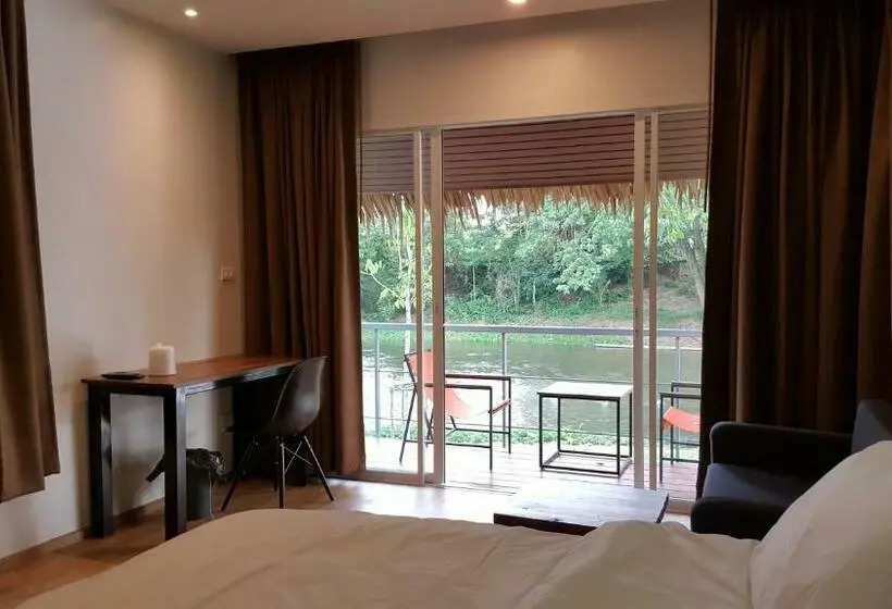 デラックスルーム, Narinfah Resort