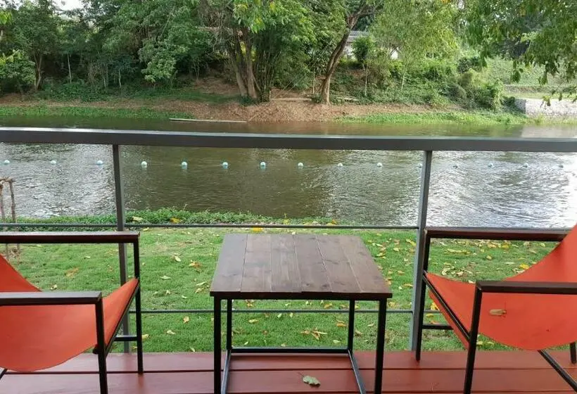 デラックスルーム, Narinfah Resort