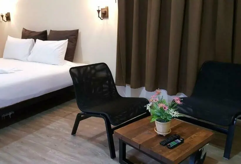 キングサイズベッドのスタンダードルーム, Narinfah Resort