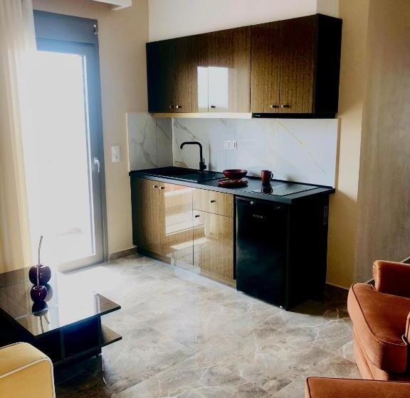 סוויטה דלוקס, Aphrodite Of Thassos