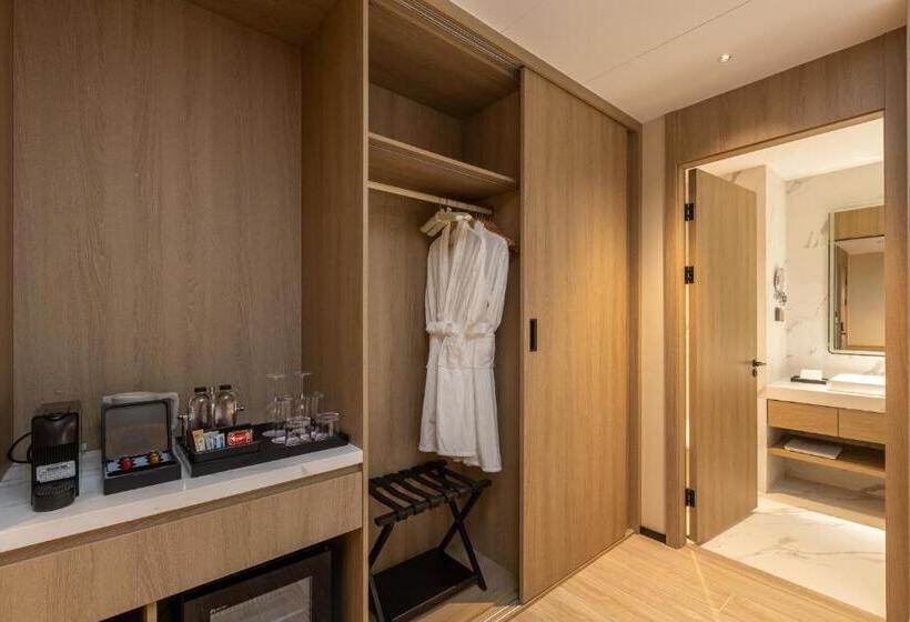 小型豪华套房, Laya Resort Phuket Island