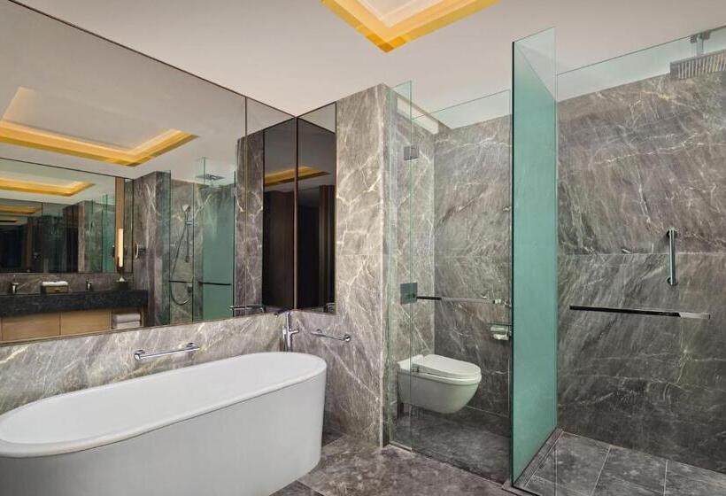 이그제큐티브 스위트 킹침대, Sheraton Kuching