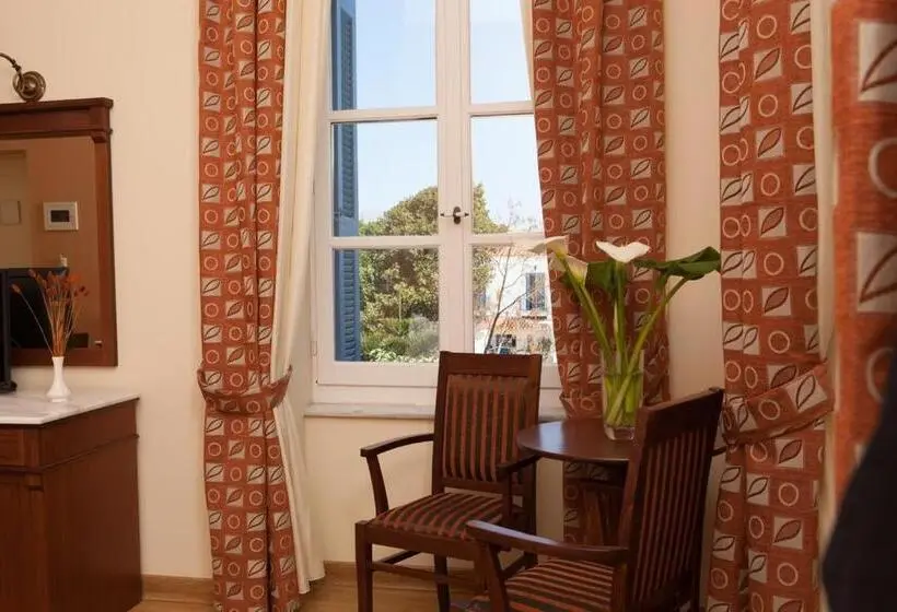 Chambre Triple Supérieure, Egli