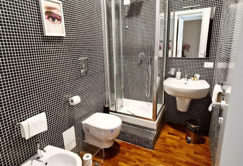 اتاق سوپریور, Artistic Charming House