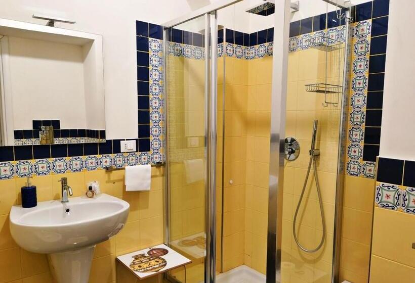 اتاق استاندارد, Artistic Charming House