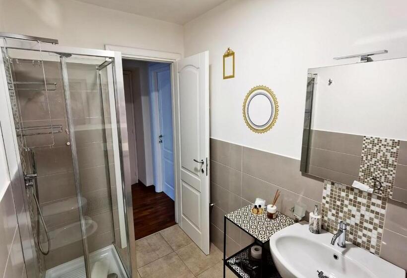 اتاق لوکس, Artistic Charming House