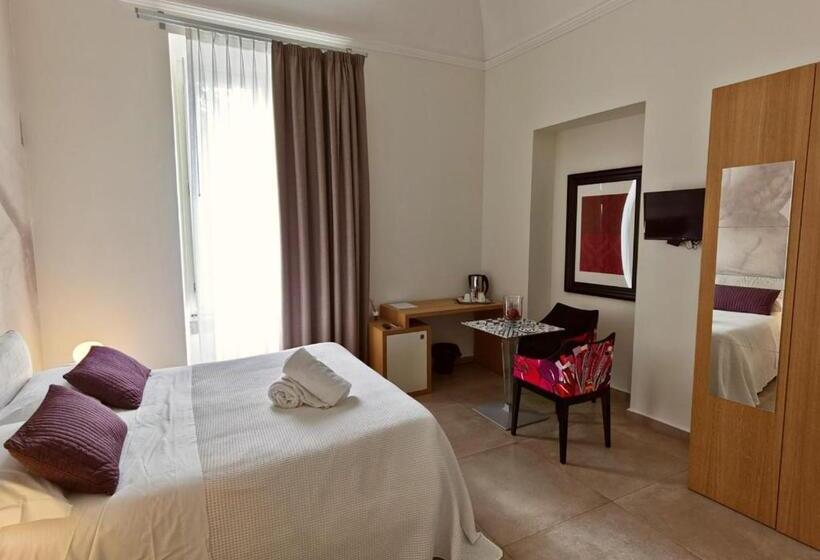 اتاق سوپریور, Artistic Charming House