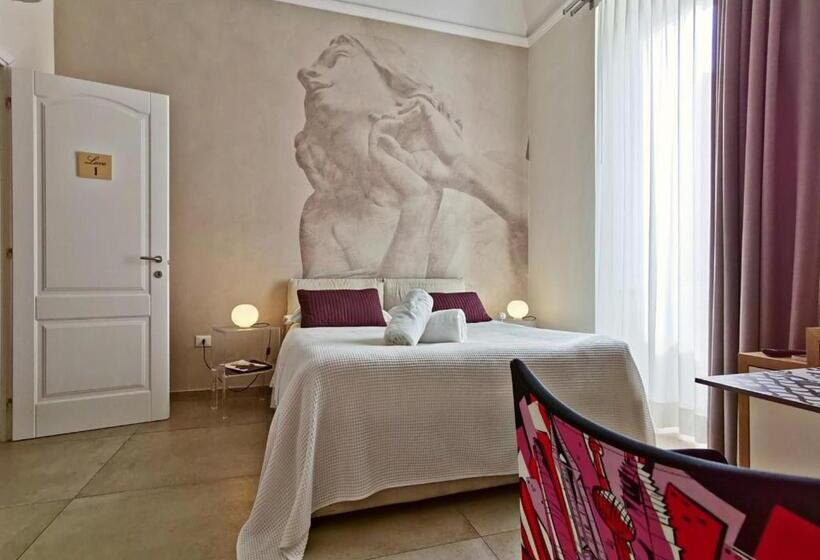 اتاق سوپریور, Artistic Charming House