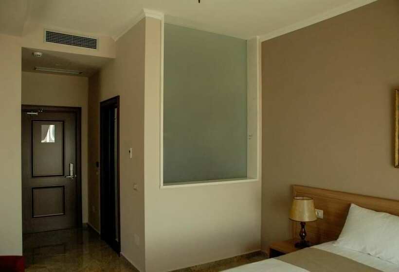 غرفة كومفورت, Fishta