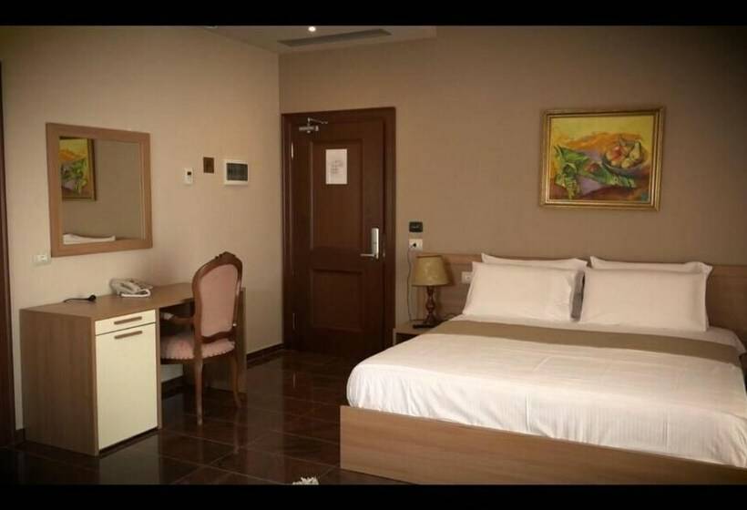 غرفة كومفورت, Fishta