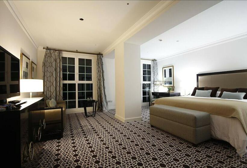 سوییت جونیور, Palm Camayenne