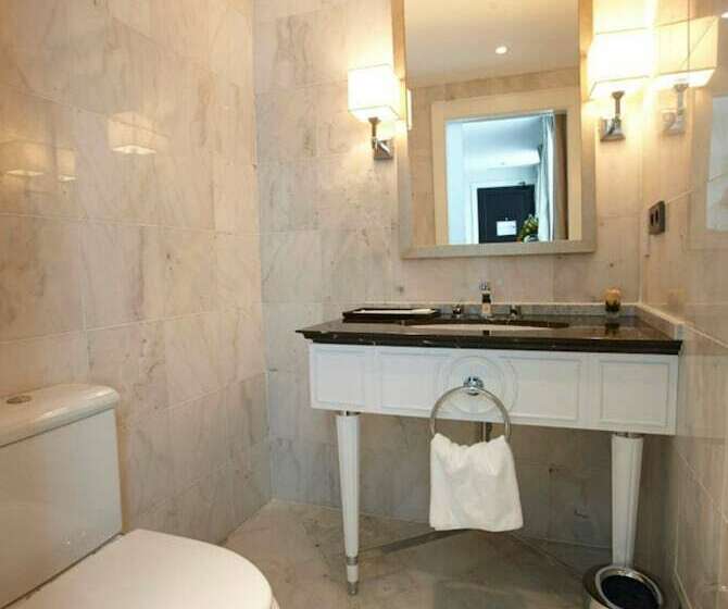 سوییت جونیور, Palm Camayenne