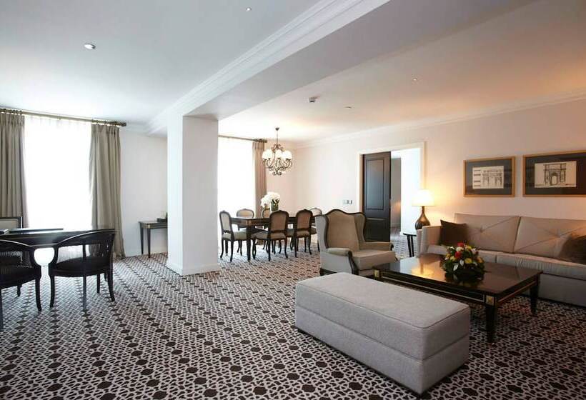 سوئیت پرزیدنت, Palm Camayenne