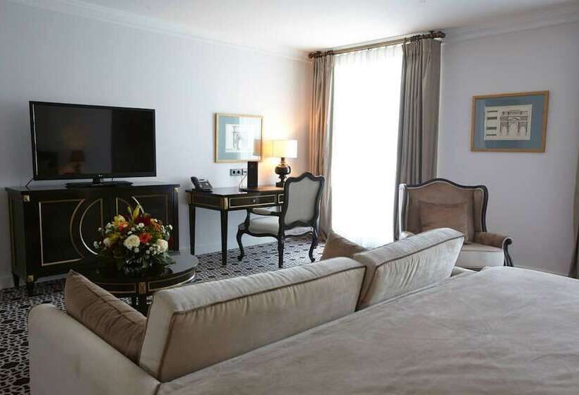 سوئیت پرزیدنت, Palm Camayenne