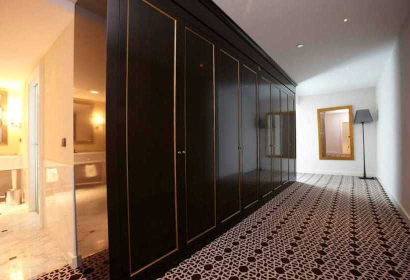 سوئیت پرزیدنت, Palm Camayenne