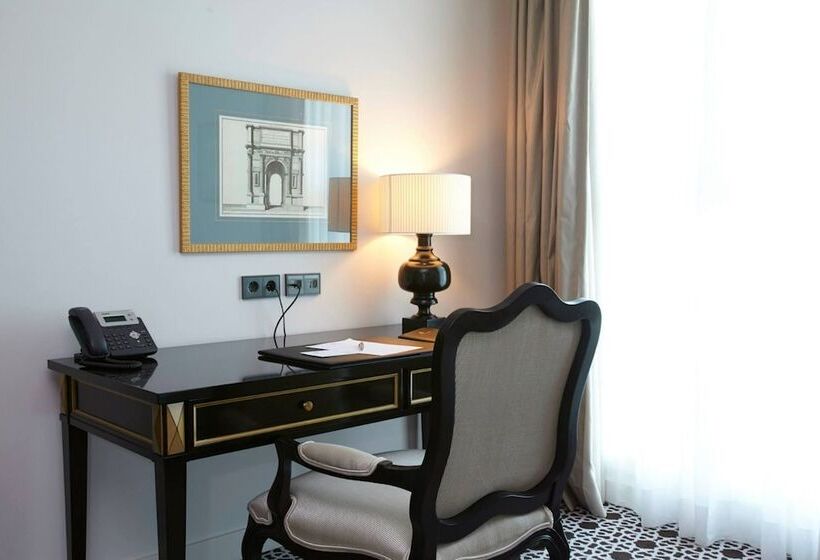 سوئیت پرزیدنت, Palm Camayenne