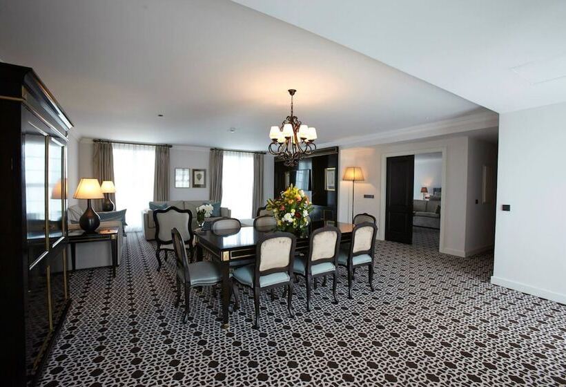 سوئیت پرزیدنت, Palm Camayenne