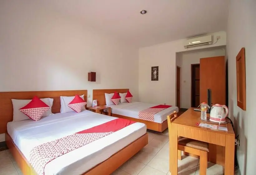 Deluxe Zimmer, Reddoorz Plus At Hotel Sofia Pangandaran