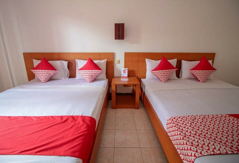 Номер Deluxe, Reddoorz Plus At Hotel Sofia Pangandaran