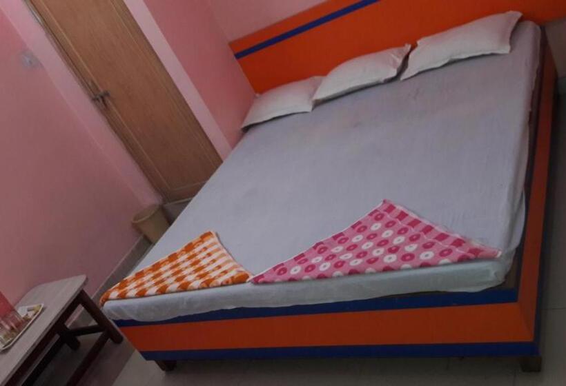 Chambre Triple Deluxe, Utsav & Marriage Hall