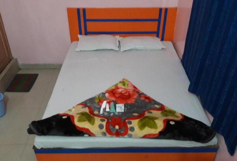 Chambre Standard Salle de Bains Commune, Utsav & Marriage Hall