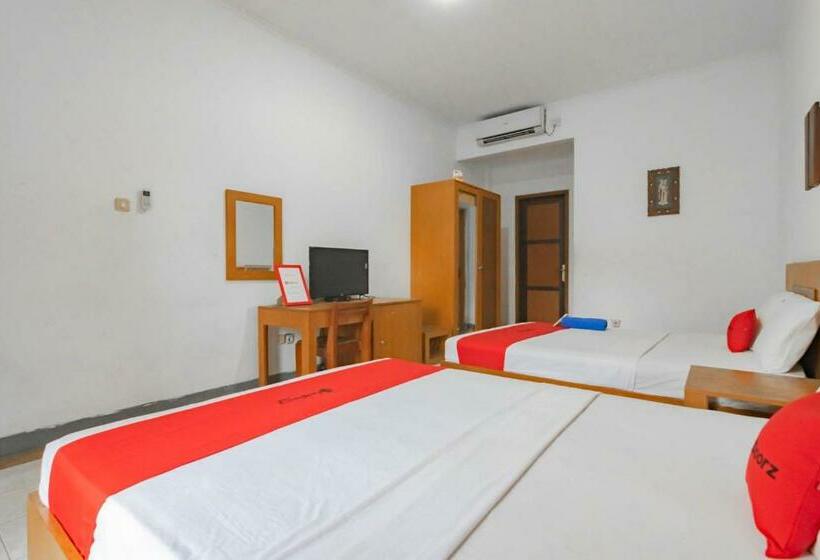 Номер Стандарт, Reddoorz Plus At Hotel Sofia Pangandaran