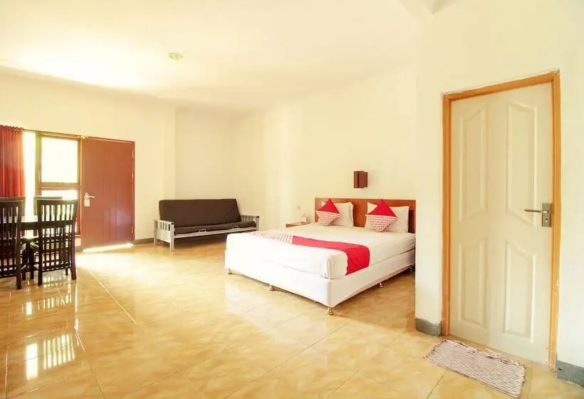 Deluxe Suite, Reddoorz Plus At Hotel Sofia Pangandaran