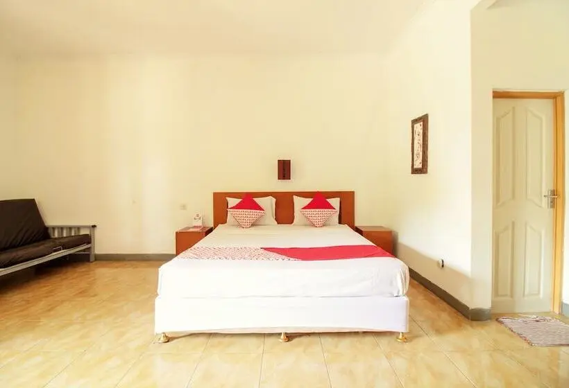 Deluxe Suite, Reddoorz Plus At Hotel Sofia Pangandaran
