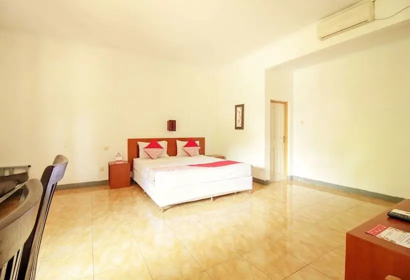 Deluxe Suite, Reddoorz Plus At Hotel Sofia Pangandaran