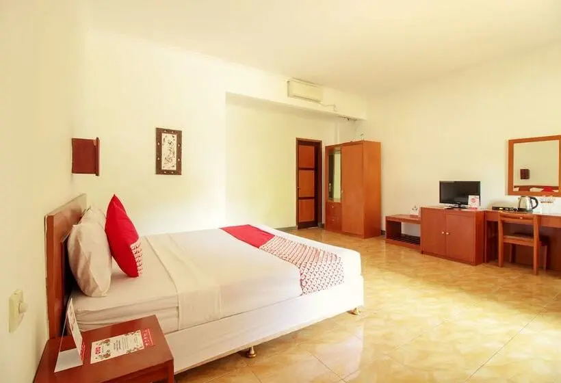 Deluxe Suite, Reddoorz Plus At Hotel Sofia Pangandaran