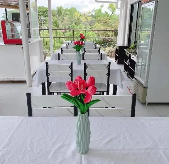 Standard Kolmen Hengen Huone, Luna Oslob Travellers Inn