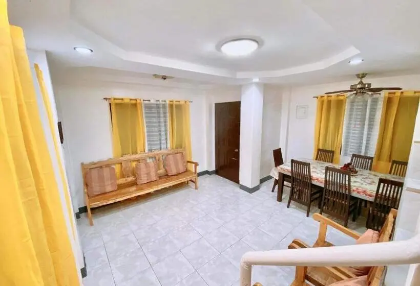 Standard-huone Parveke, Luna Oslob Travellers Inn