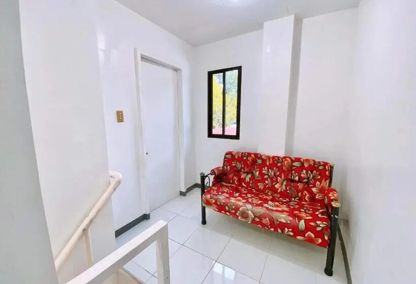 Standard-huone Parveke, Luna Oslob Travellers Inn