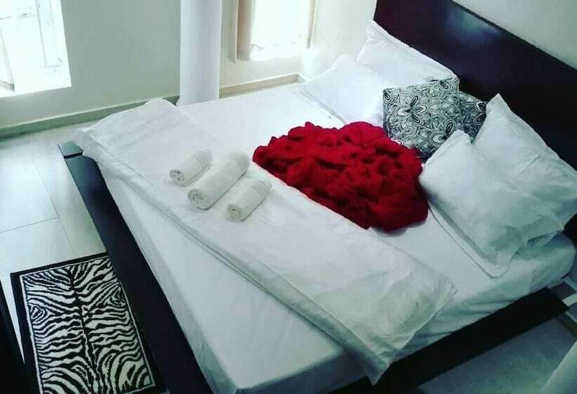آپارتمان 2 خوابه, Commonlens Inn