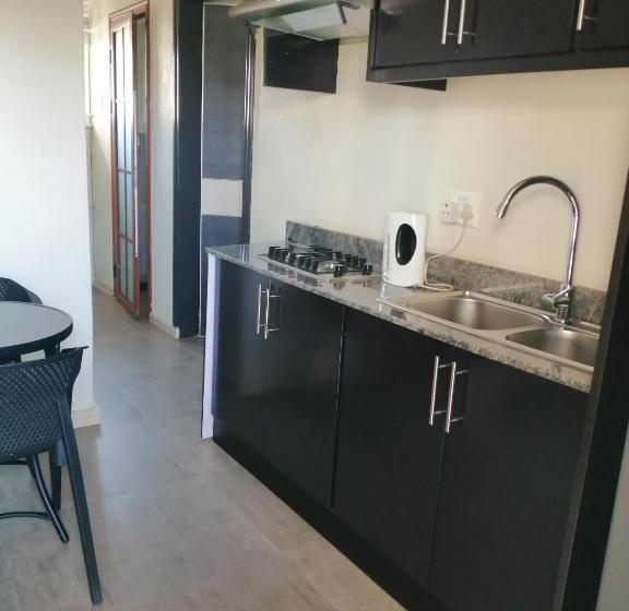 آپارتمان 2 خوابه, Commonlens Inn