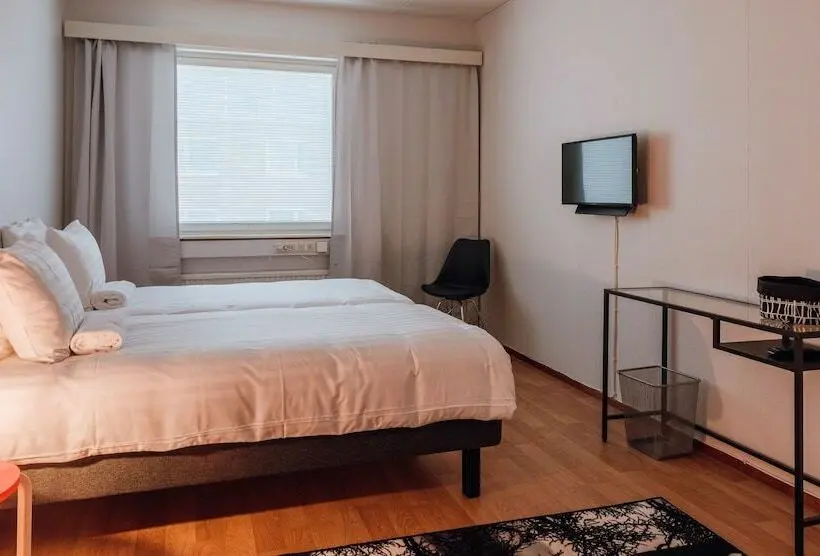Standard-huone Jaettu Kylpyhuone, The Rooms Airport   20rooms