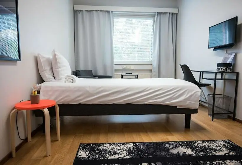 Standard Yhden Hengen Huone Jaettu Kylpyhuone, The Rooms Airport   20rooms