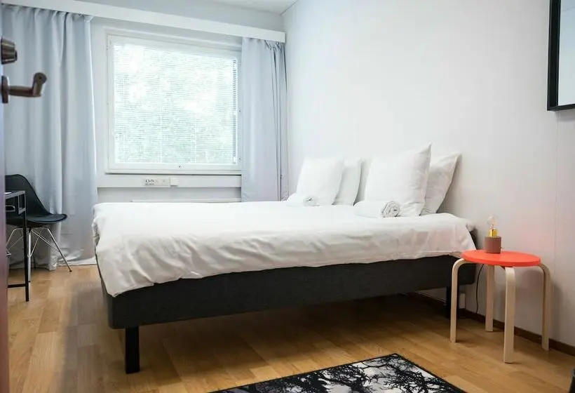 Standard-huone Jaettu Kylpyhuone, The Rooms Airport   20rooms