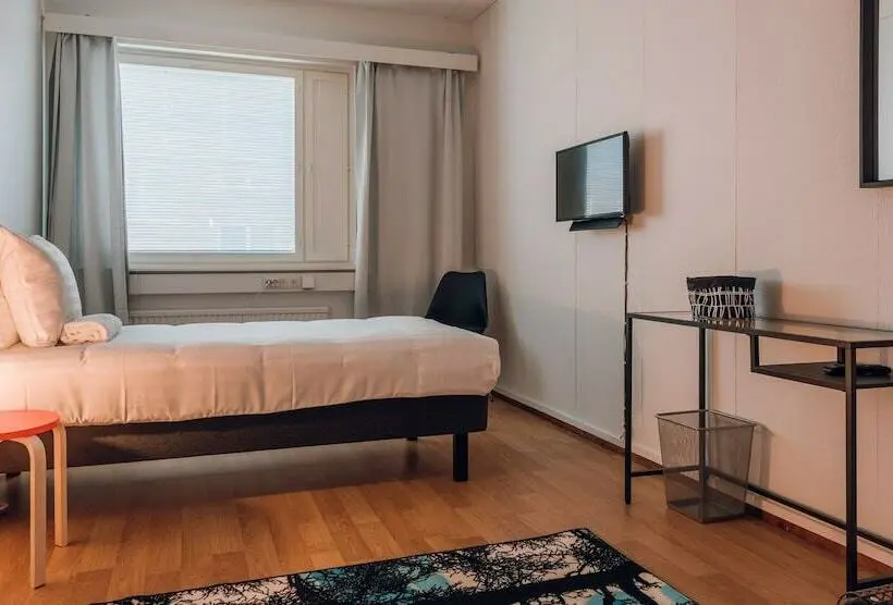 Standard Yhden Hengen Huone Jaettu Kylpyhuone, The Rooms Airport   20rooms