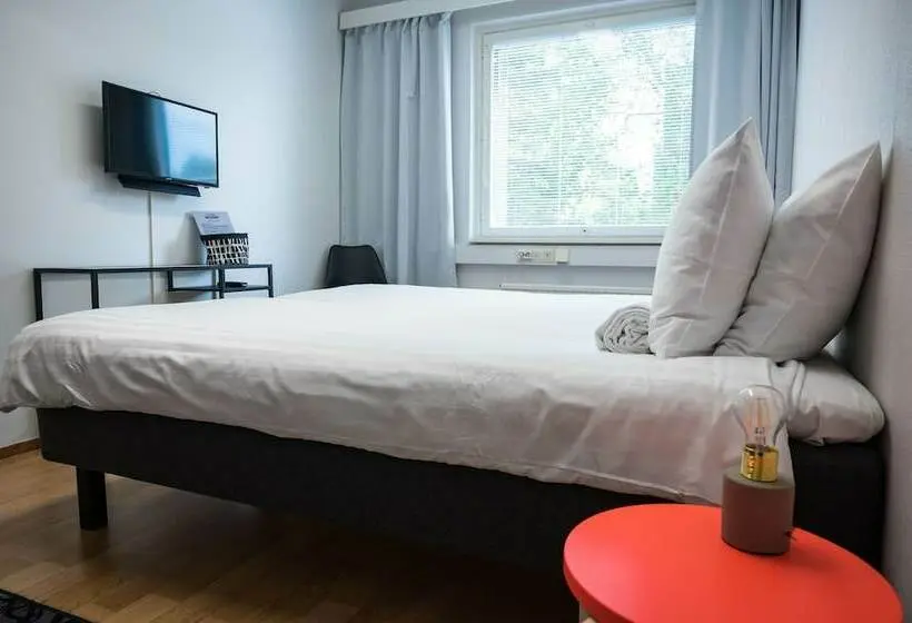 Standard-huone Jaettu Kylpyhuone, The Rooms Airport   20rooms