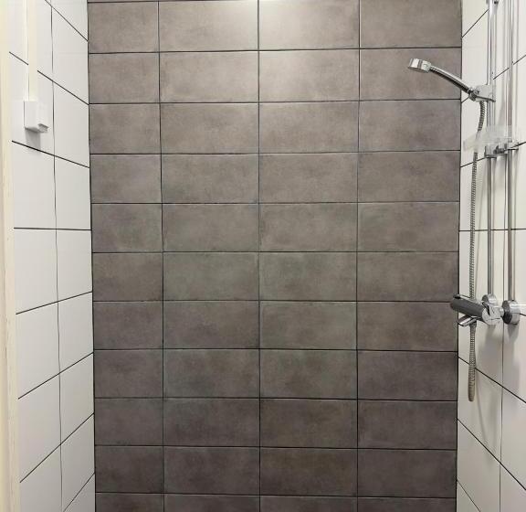 Трехместный Номер Стандарт Совместная Ванная, The Rooms Airport   20rooms