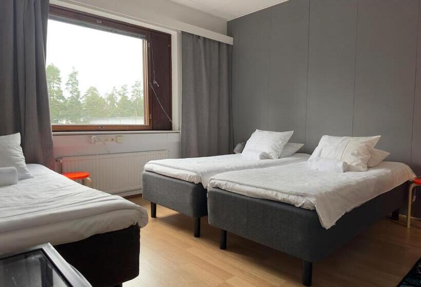 Трехместный Номер Стандарт Совместная Ванная, The Rooms Airport   20rooms