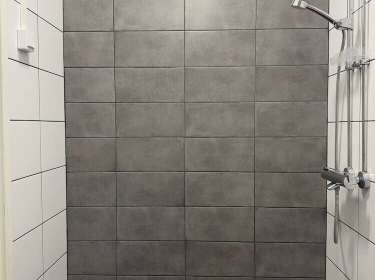 Номер Стандарт Индивидуальный Совместная Ванная, The Rooms Airport   20rooms