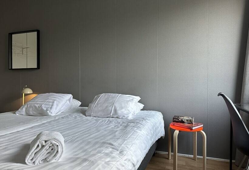 Номер Стандарт Совместная Ванная, The Rooms Airport   20rooms