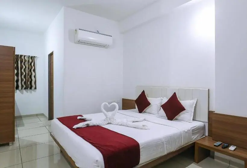 اتاق سوپریور با تخت بزرگ, Ashray Inn Express