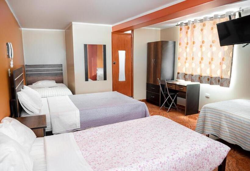 اتاق خانوادگی, Balcones Plaza