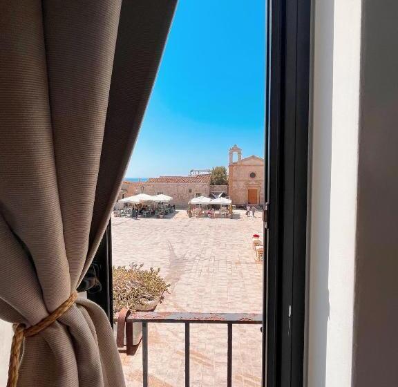 Номер Стандарт Вид на Море, Regina Margherita B&b