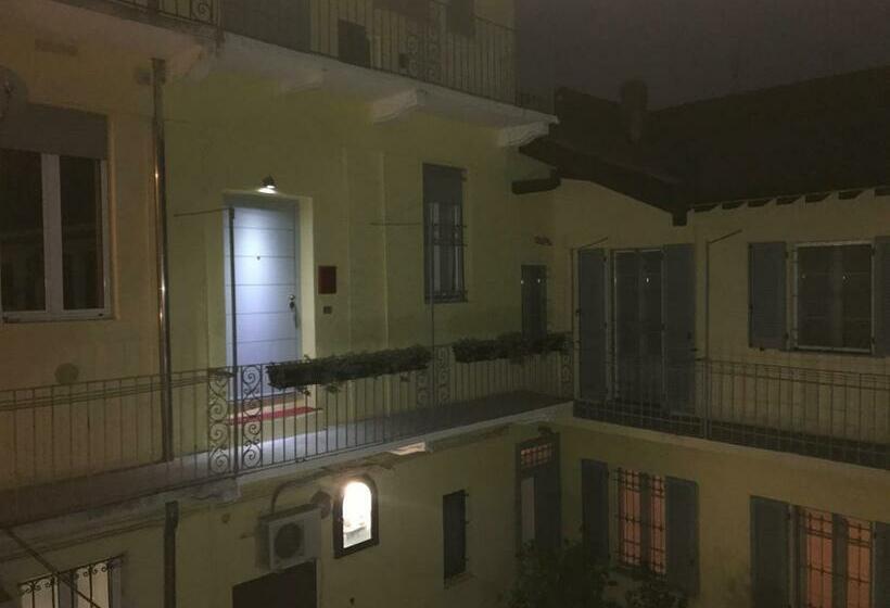 带城市景观的套间, La Camera Con Vista